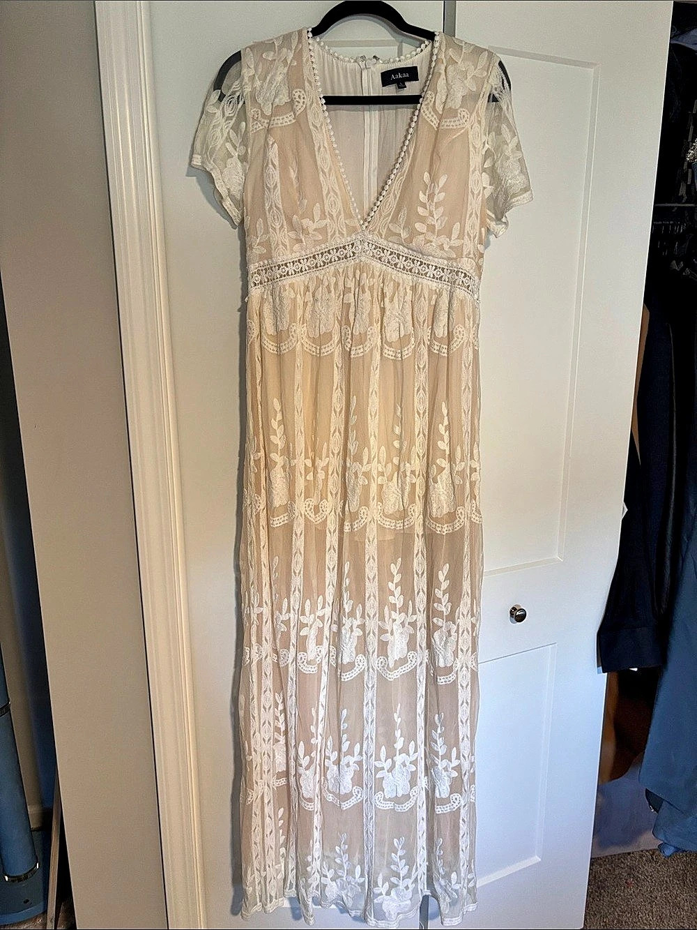 Aakaa Floral Lace Maxi Dress in Beige & White Like New
